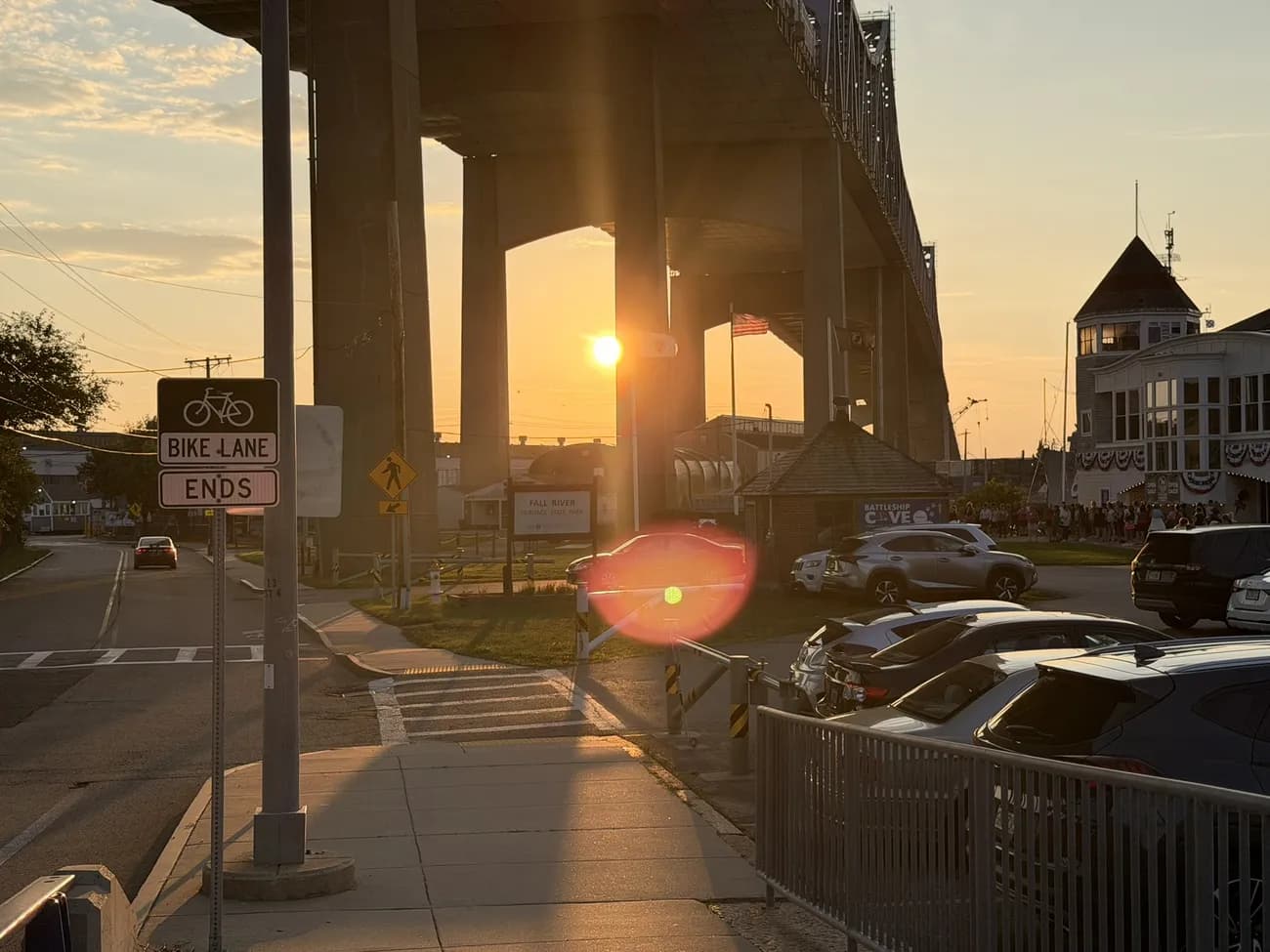 Sunlight through the columns of the Braga Bridge at the end of the day.