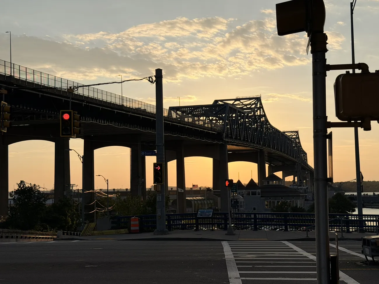 The Braga Bridge and a traffic signal at the edge of downtown.