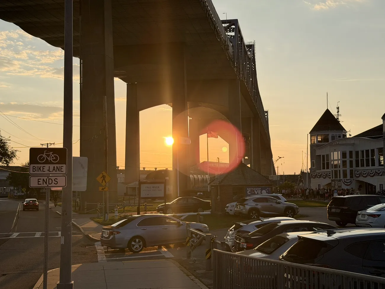 Sunlight through the columns of the Braga Bridge at the end of the day.