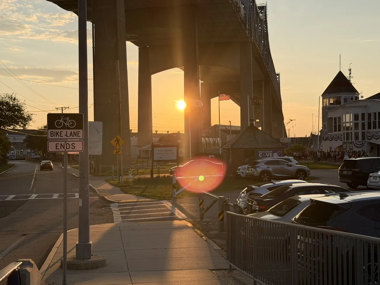 Sunlight through the columns of the Braga Bridge at the end of the day.